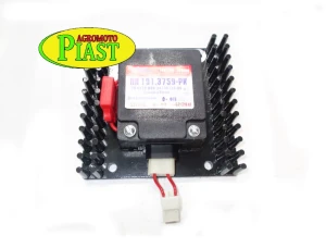 REGULATOR NAPIĘCIA Z BEZPIECZNIKIEM  NOWY TYP 1913759-BY.NT Z RADIATOREM MTZ BELARUS PRONAR            